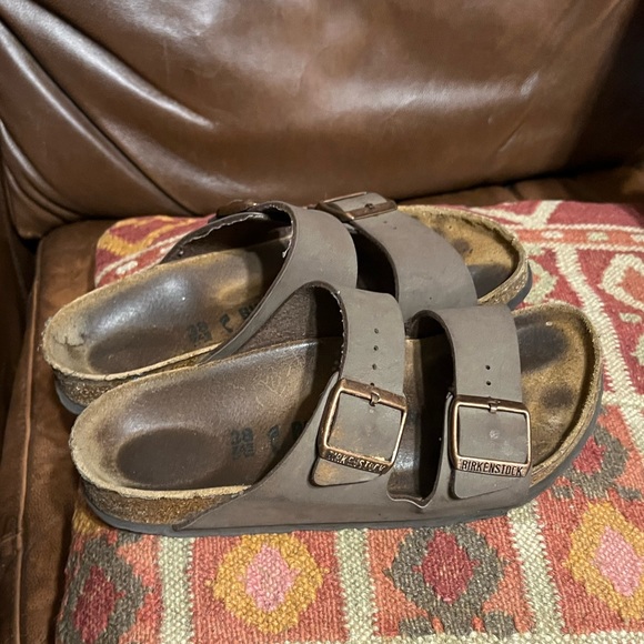 SOLD!! Sz 38 (7.5) ladies Birkenstock Arizona Sandals Mocha - Picture 9 of 13